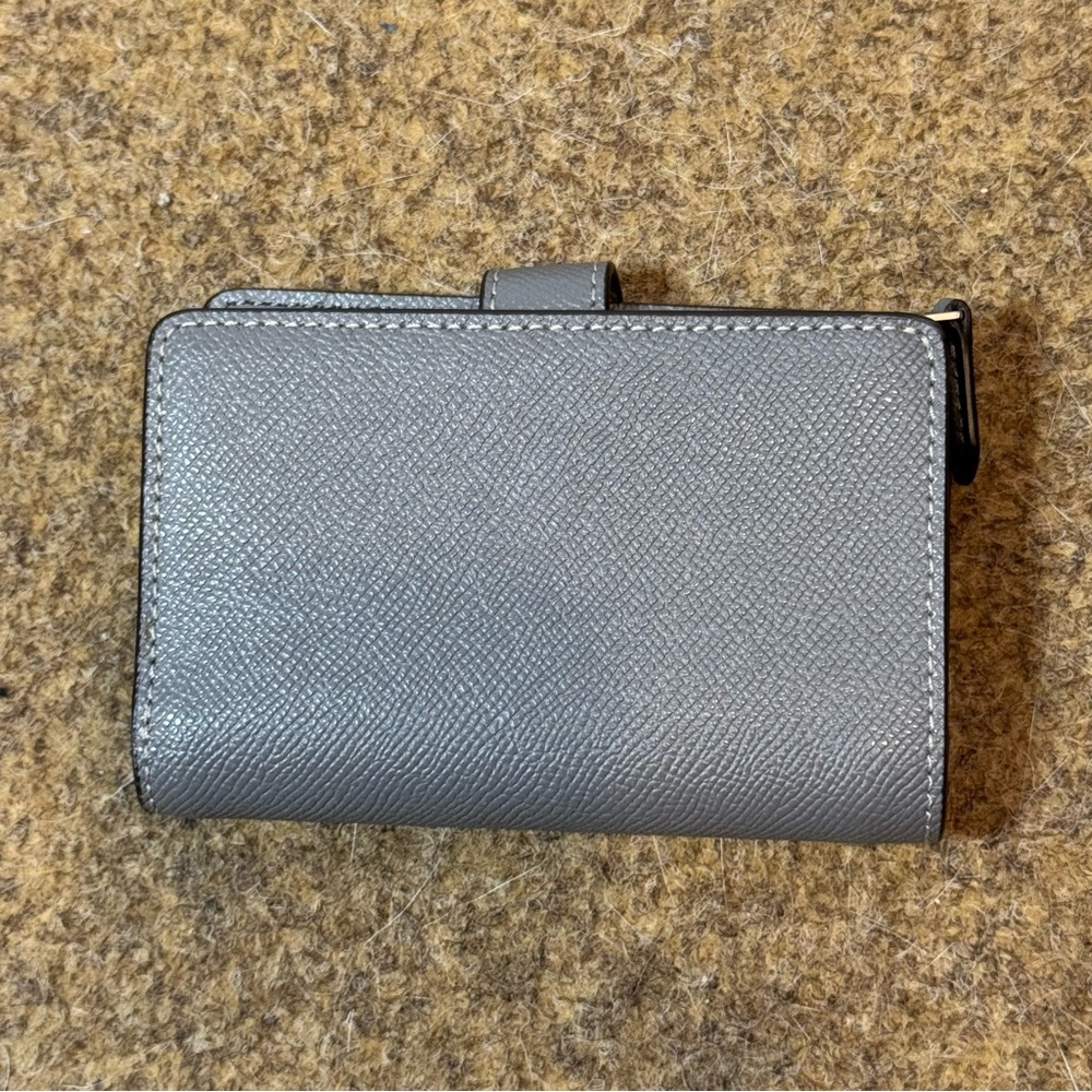 Coach New York Medium Corner Zip Wallet in Crossgrain Leather Heather Grey - Picture 3 of 8